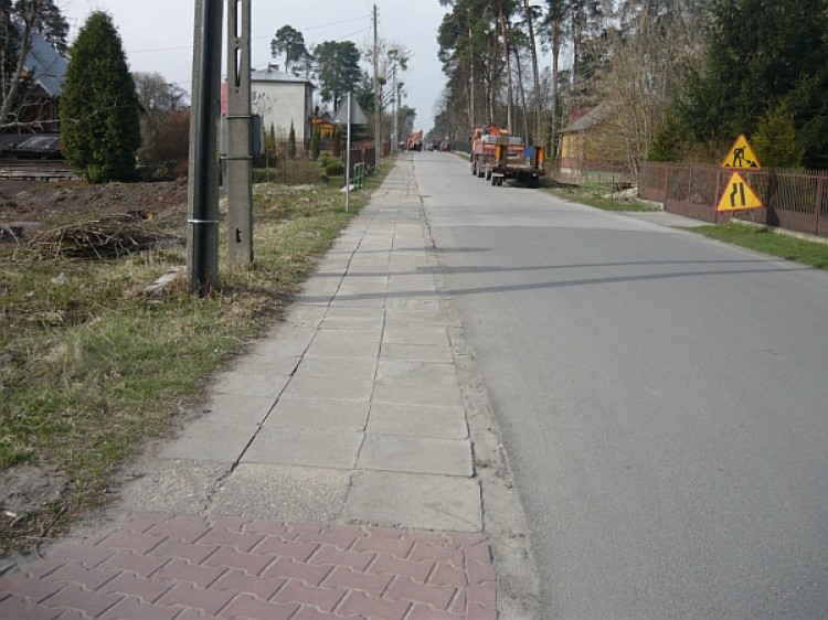 Utrudnienia w ruchu Trwa przebudowa chodnika w ulicy Sienkiewicza