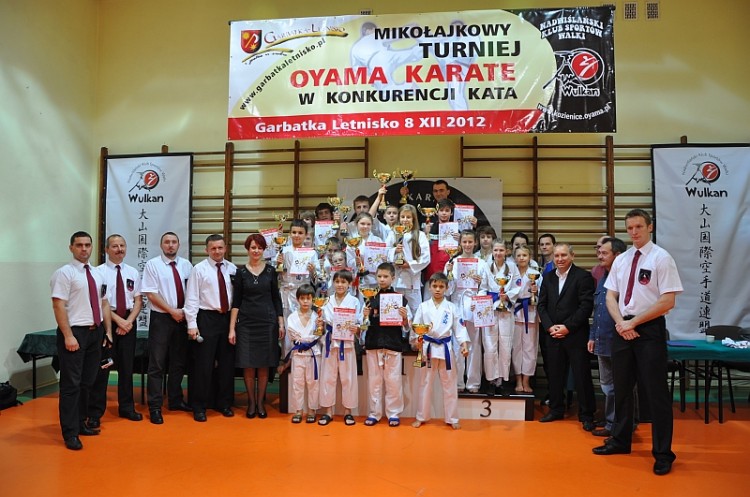 Mikołajkowy Turniej Oyama Karate w konkurencji kata Garbatka- Letnisko 8.12.2012