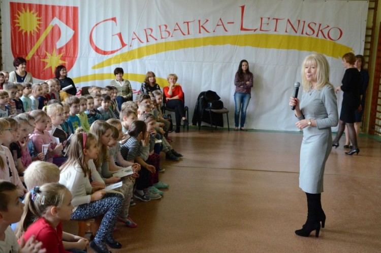(Zdjęcia) Sędzia Anna Maria Wesołowska odwiedziła Garbatkę-Letnisko