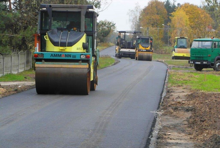 Przebudowa drogi gminnej w Garbatce-Zbyczyn